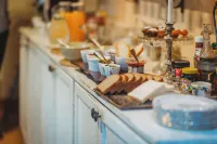 Acorn Guest House - breakfast