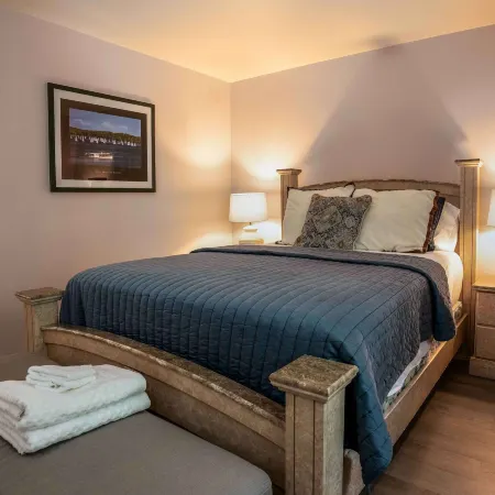 Cozy Condo at Interlaken! Stay & Play on Lake Como