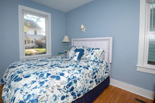 2 bdr historic house located one block/walking distance to downtown St. Joe! Hotel di Saint Joseph