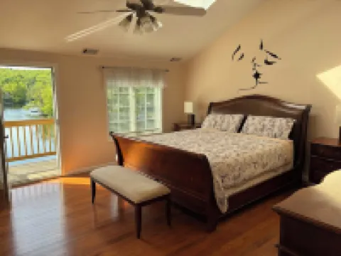 Large Family House On The Lake 西米爾福德酒店