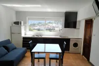 Bueu: STUDIO APARTMENT 300 METERS FROM THE BEACH Hotels in O Morrazo