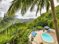 Breathtaking Panoramic Views of the British Virgin Islands from hot tub & pool! 센트럴 호텔