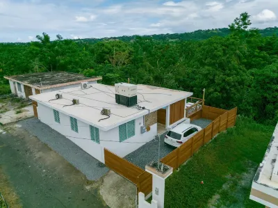 Paradise House W. Pool Nearby the Beach Отели рядом с достопримечательностью «Playa Los Almendros»