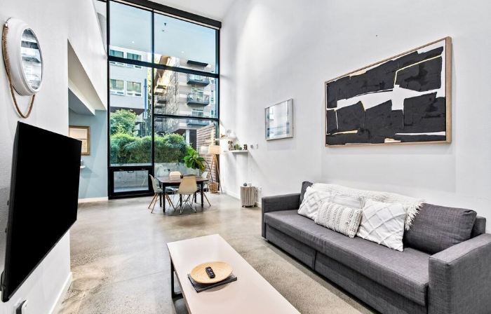 Open Loft in Redmond Core - 92 Walkscore!