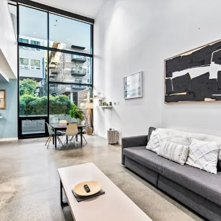 Open Loft in Redmond Core - 92 Walkscore!