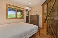 Close to Town - with Deck & Fire Pit - Pet Friendly