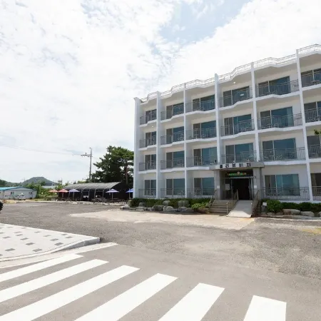 Olive Beach Pension Отели рядом с достопримечательностью «Пляж Хаджодэ»