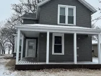 Lovely 2-bedroom LAKE house with AC in Fairmont フェアモントのホテル