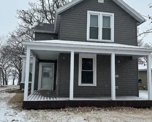 Lovely 2-bedroom LAKE house with AC in Fairmont フェアモントのホテル