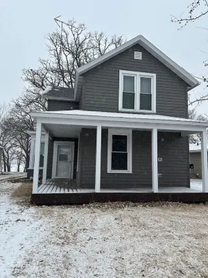 Lovely 2-bedroom LAKE house with AC in Fairmont Hotels in Fairmont