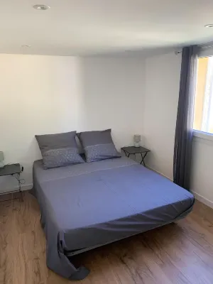 Appartement à 5 Minutes des Plages - 42m2 - Jardin Privatif et Parking Privé Hotels in der Nähe von BEAU RIVAGE