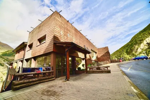 Pleasure, nature and terrace in Canillo. HUT-8207