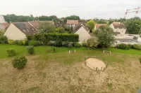 Paris is 2 stations away ( M14) Hoteles en Chevilly-Larue