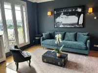 Quiet, sunny apartment with exceptional view of Paris - sleeps 4