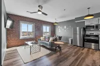 2Bdrm Stay in Downtown Cape, Walkable, Laundry