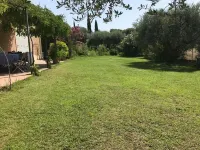 Magnificent villa with pool and view Hotels in Caromb