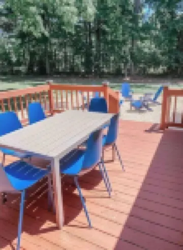 Newly updated 3 bedroom cottage with Solo Stove fire pit