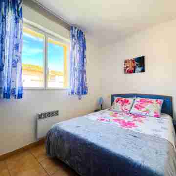 Maison Plein Pied Avec Piscine. A 5 Minutes de la Mer, Idéal Pour les Familles Rooms