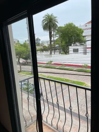 Centrally Planned Studio with Air Conditioning | Sleeps 3 + PET | Cable TV