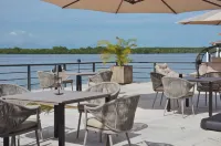 Astra Hotel - 2-Star