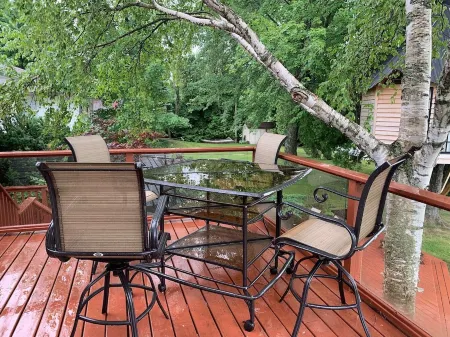 Experience Lakeside Luxury: Your Ultimate Retreat Awaits on Long Lake!