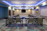 Hampton Inn & Suites - Gilroy, CA