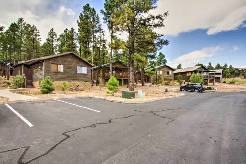 3 Mi to Fool Hollow Lake Romantic Show Low Cabin - Pet friendly