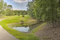 Creekside Berkeley Springs Cabin on 35 Acres! - Spa