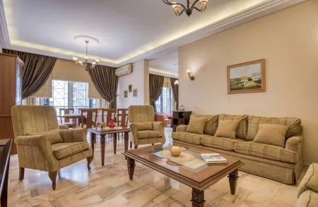 Entire rental unit is available to you hosted by Sarah in Badaro. Enjoy!