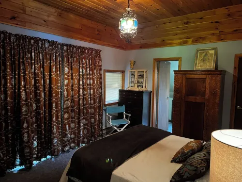 Lofted farmhouse in charming Roscoe on the Beaverkill river