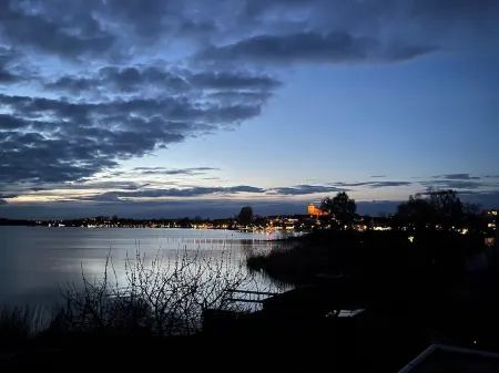 Dreamlike apartment house on the lakeshore port side Отели в г. Варен