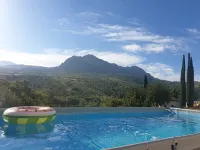 Casa de Campo en Finca Privada a 10 Minutos de Gaucín 가우신 호텔