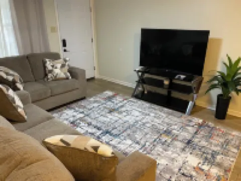 Embrace Peaceful Luxury in a Contemporary Escape 海伍德縣酒店