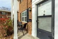 Relaxing & Modern 2 Bdrm UNC/Duke Vacation Home