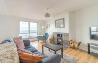 Stylish sea front apartment, 3 bedrooms, 2 bathrooms apartment, pet friendly Hotels in Gourdon