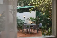 Le Jardin Privé Hotels near Botanical Garden Hamma