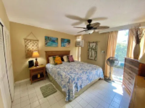 Lovely Gentle Winds 2-bedroom condo! のホテル