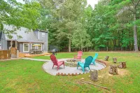 Pet-friendly Mtn Retreat w/ Yard in Blairsville!