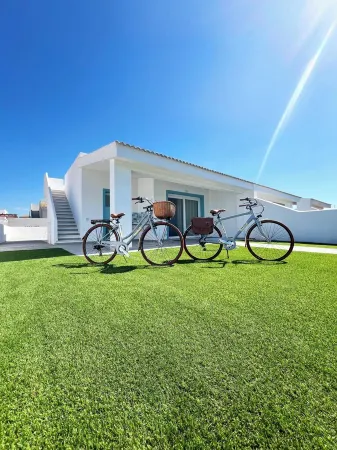 Villa Dolce Vita-new villa with garden 5 minutes from the beach Отели в г. Валледория