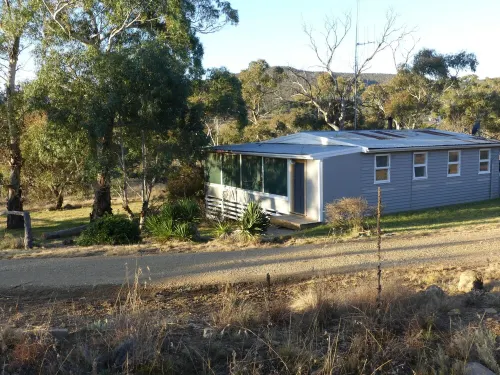 Forest Cottage – Relaxing bush stay. Pet friendly Hotels in Cooma