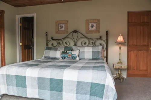 Charming Narrowsburg Escape – River Access, Huge Yard, Minutes from Main Street Hotels in Tusten