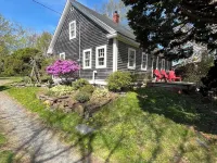 Historic 1785 Cape on 46 Forest Acres/ Water View/Pet Friendly Hotels in Lunenburg