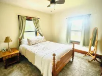 4BR Retreat in Waukon • Group Friendly Hotels in Allamakee County