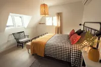 Cozy and spacious apartment in the neighborhood of Monachil Hotels near Refugio Fuente Fría