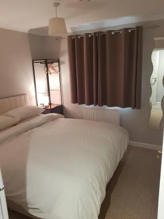 Beechcroft 2 bed part house complimentary BT & TNT Sports, Sky Cinema 55" TV