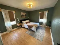 The Clover Cottage - Rolla's St.Pat's Themed house near S&T, Acorn Trail & more! - 3-Star