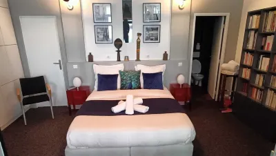 Glamorous, elegant ideal for a family, professional. Vincennes, Saint-Mandé. Hotels near château de Vincennes