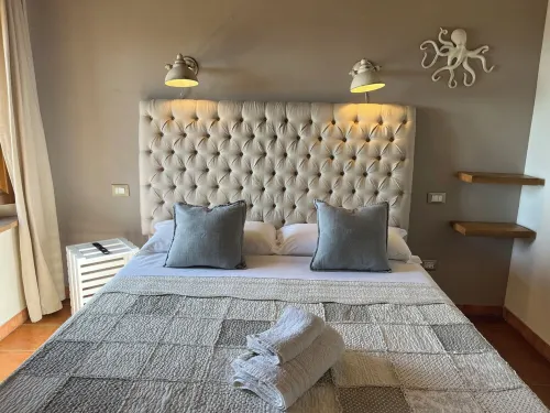 Cozy and quiet apartment in historic village with sea view