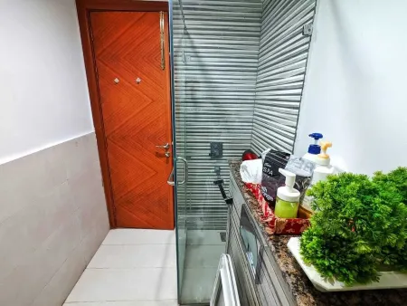 Luxury one bedroom Suite Отели рядом с достопримечательностью «Лахор Юниверсити оф Менеджмент Сайенсиз»