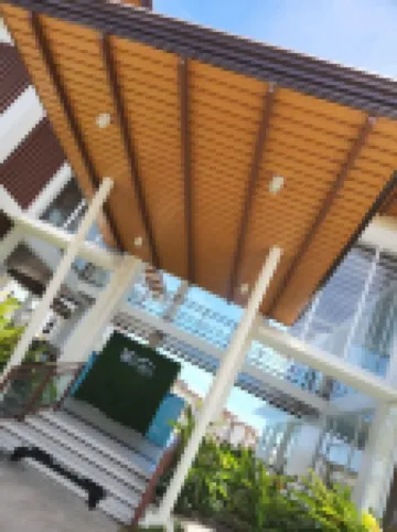 Minutes away with famous beaches and Cave.